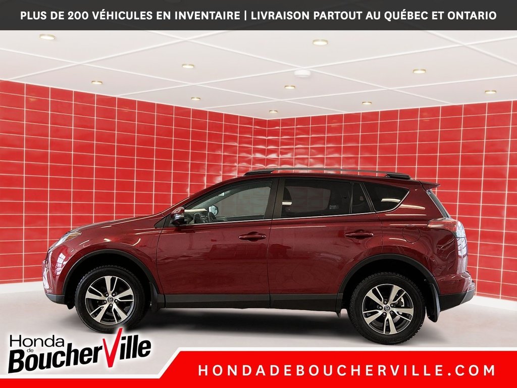 2017 Toyota RAV4 LE in Terrebonne, Quebec - 9 - w1024h768px