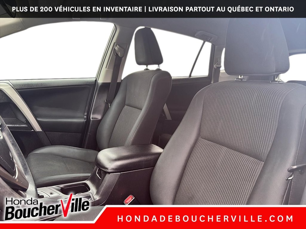 2017 Toyota RAV4 LE in Terrebonne, Quebec - 25 - w1024h768px