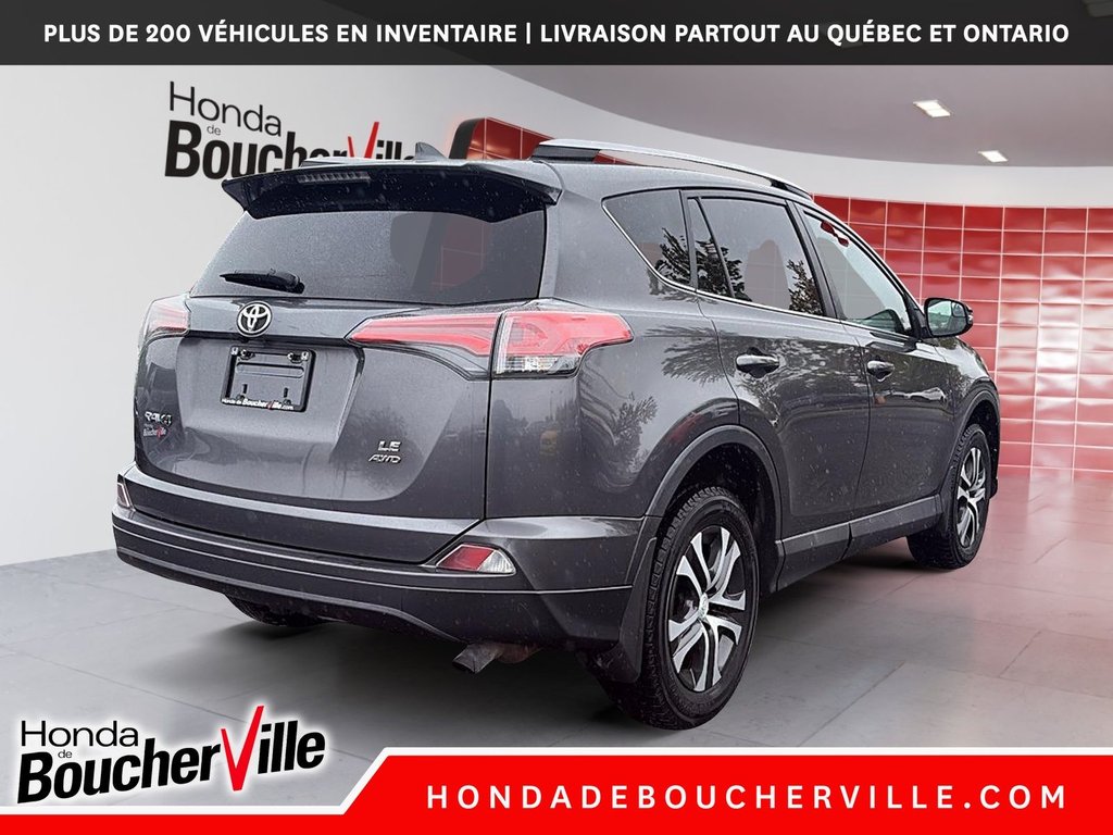 2017 Toyota RAV4 LE in Terrebonne, Quebec - 9 - w1024h768px