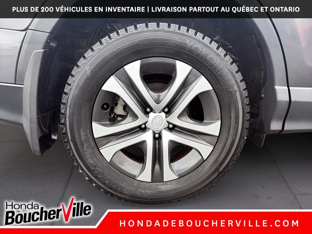 2017 Toyota RAV4 LE in Terrebonne, Quebec - 15 - w1024h768px