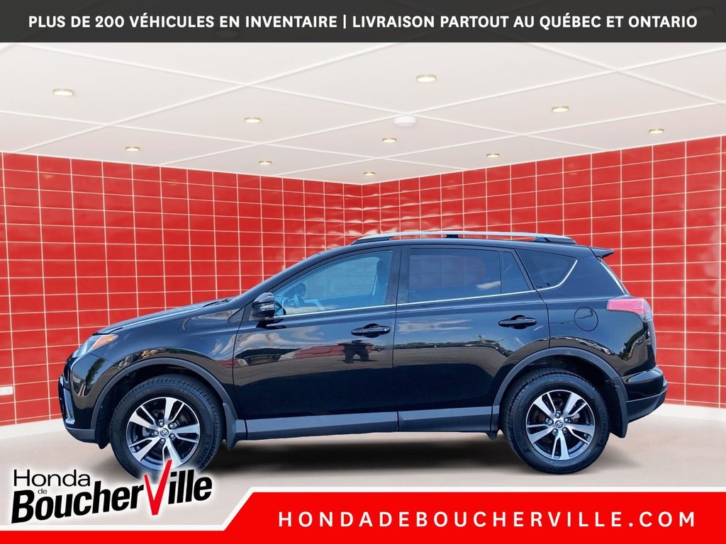 2018 Toyota RAV4 LE in Terrebonne, Quebec - 15 - w1024h768px