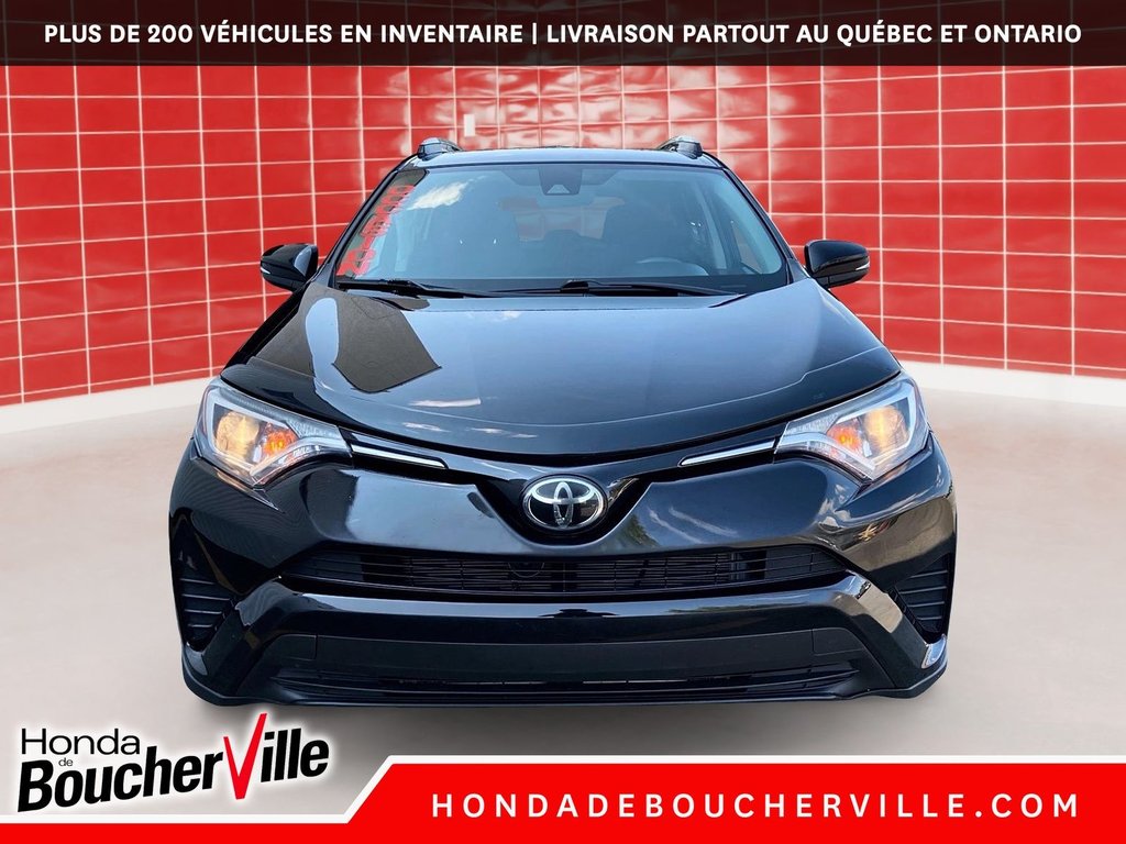 2018 Toyota RAV4 LE in Terrebonne, Quebec - 3 - w1024h768px