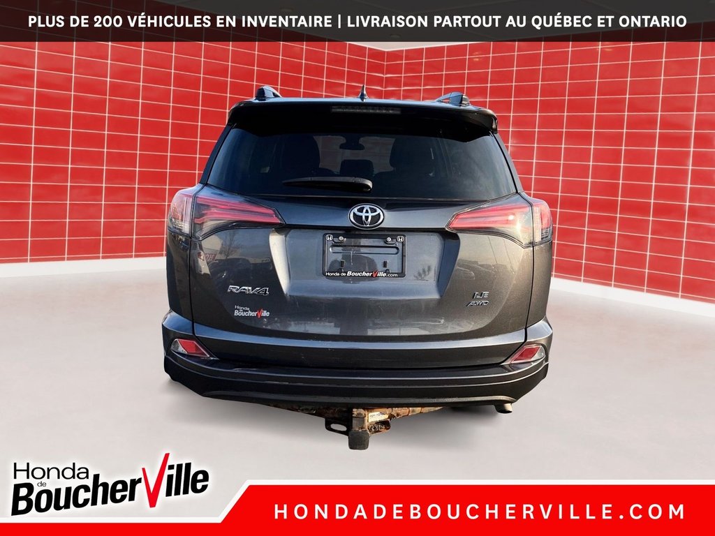 2018 Toyota RAV4 LE in Terrebonne, Quebec - 9 - w1024h768px