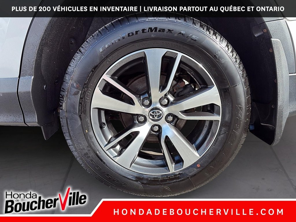 2018 Toyota RAV4 LE in Terrebonne, Quebec - 15 - w1024h768px