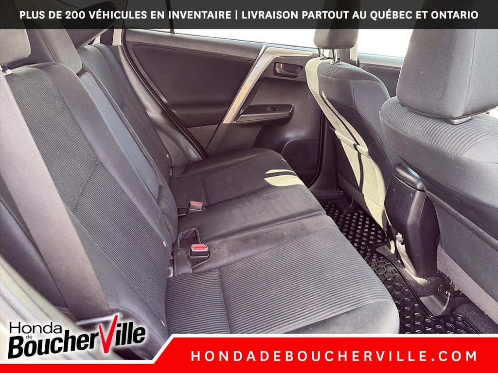 2018 Toyota RAV4 LE in Terrebonne, Quebec - 19 - w1024h768px