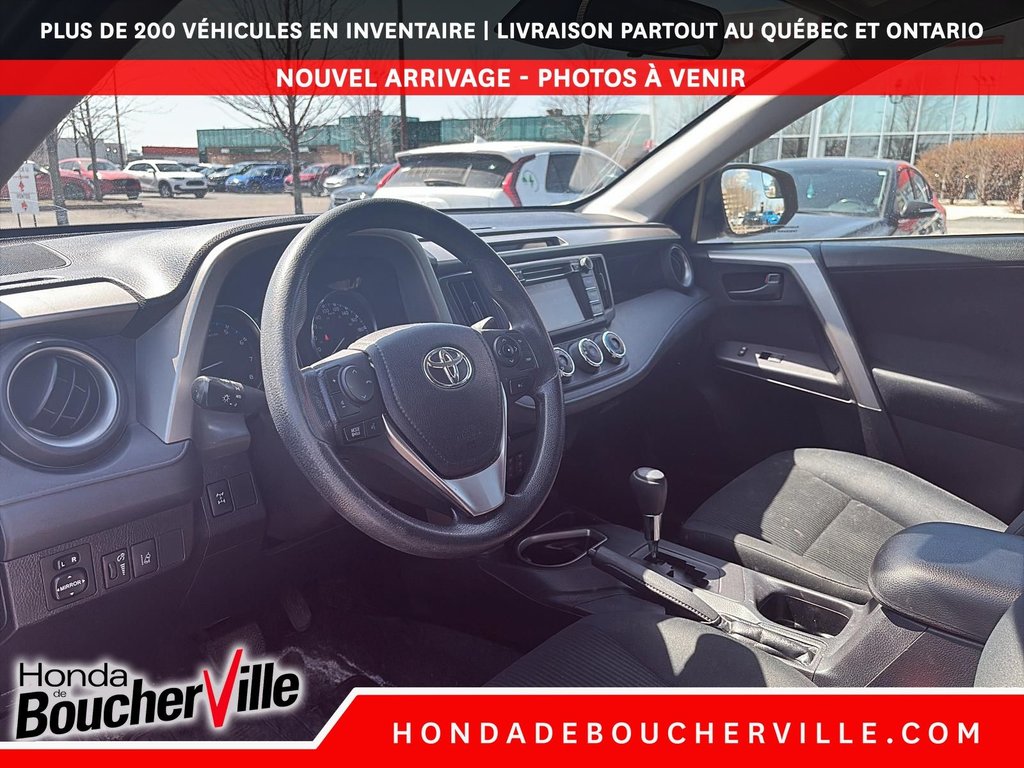 2018 Toyota RAV4 LE in Terrebonne, Quebec - 23 - w1024h768px