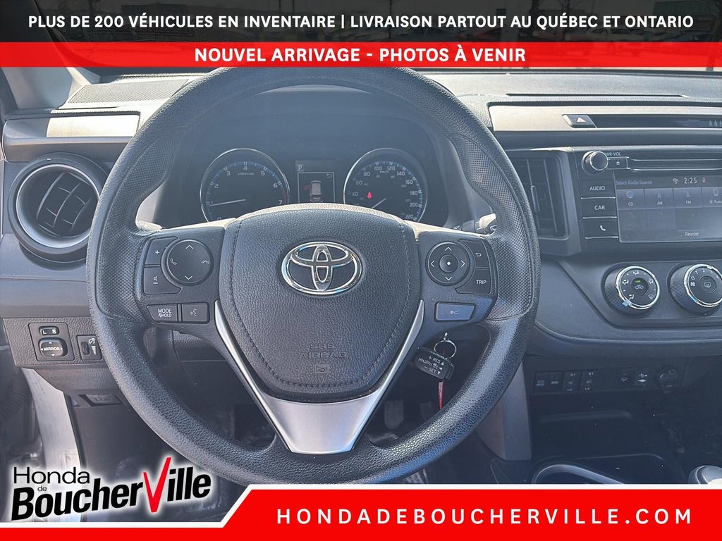 2018 Toyota RAV4 LE in Terrebonne, Quebec - 25 - w1024h768px