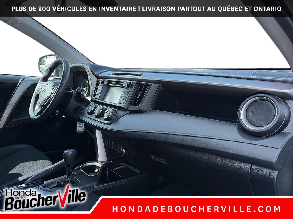 2018 Toyota RAV4 LE in Terrebonne, Quebec - 23 - w1024h768px