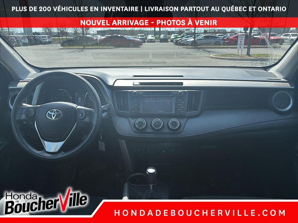 2018 Toyota RAV4 LE in Terrebonne, Quebec - 19 - w1024h768px