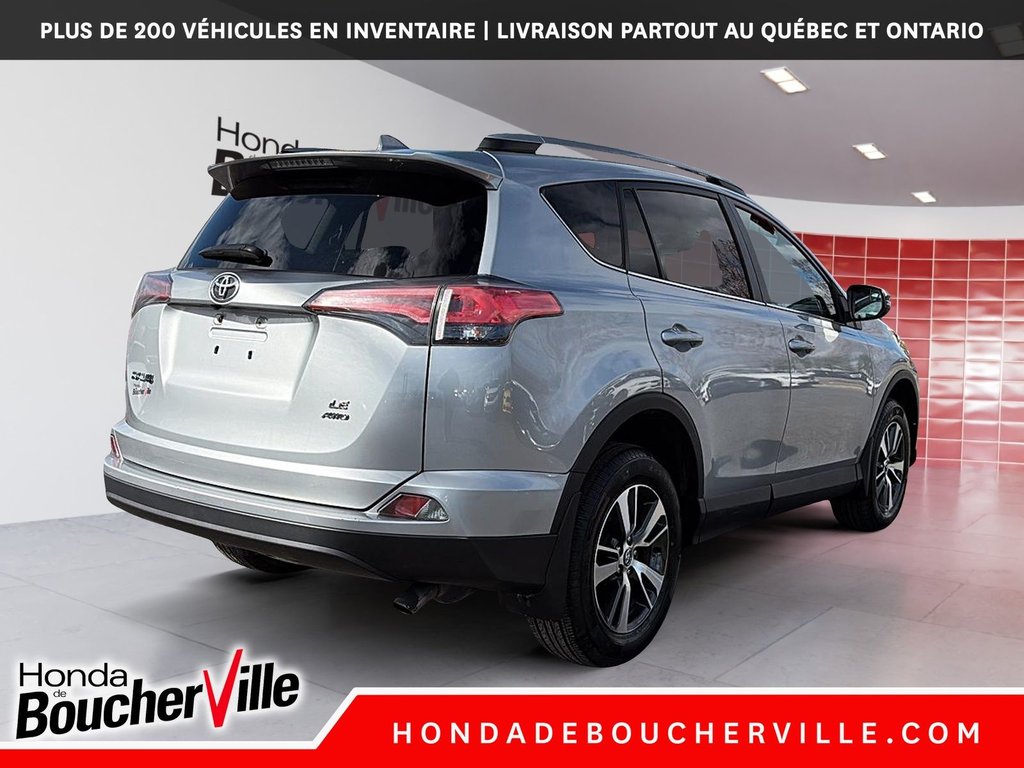 2018 Toyota RAV4 LE in Terrebonne, Quebec - 9 - w1024h768px