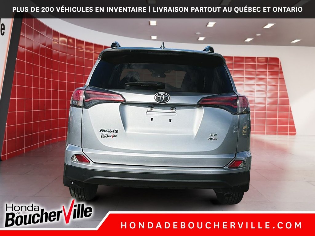 2018 Toyota RAV4 LE in Terrebonne, Quebec - 7 - w1024h768px