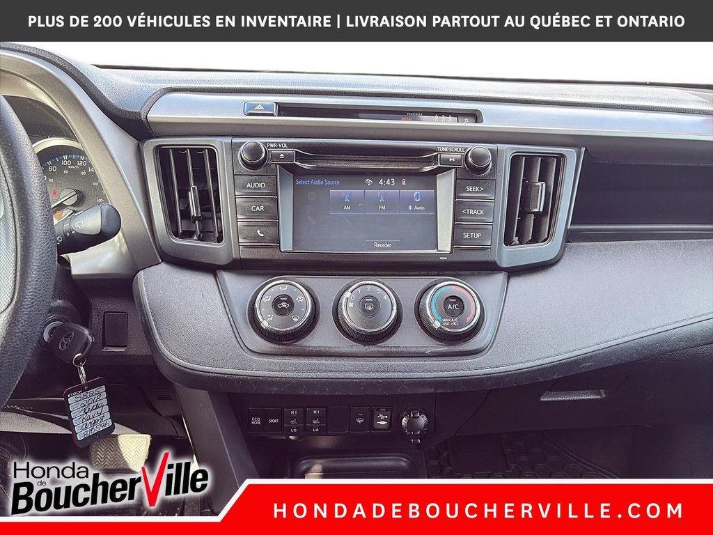 2018 Toyota RAV4 LE in Terrebonne, Quebec - 30 - w1024h768px