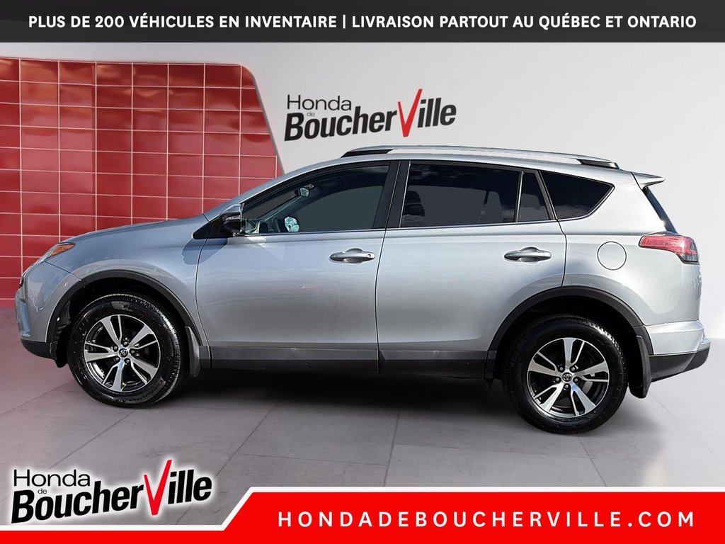 2018 Toyota RAV4 LE in Terrebonne, Quebec - 3 - w1024h768px