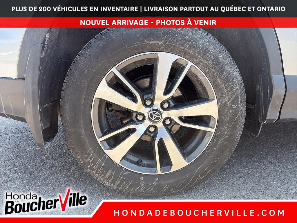 2018 Toyota RAV4 LE in Terrebonne, Quebec - 15 - w1024h768px