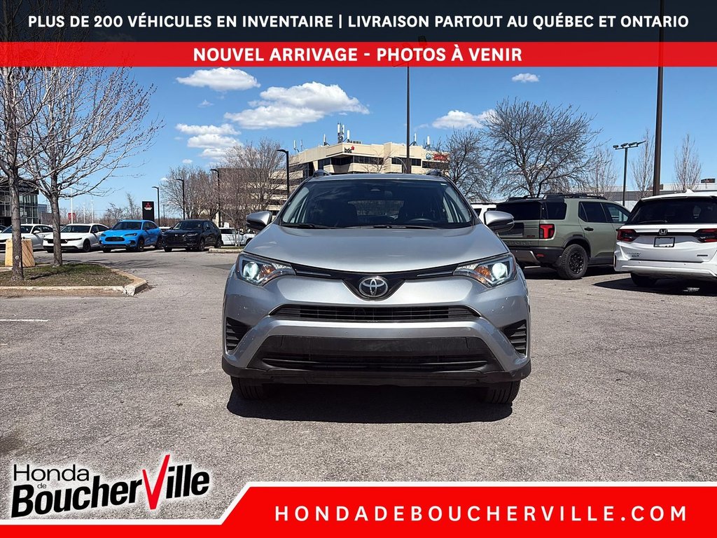 2018 Toyota RAV4 LE in Terrebonne, Quebec - 13 - w1024h768px