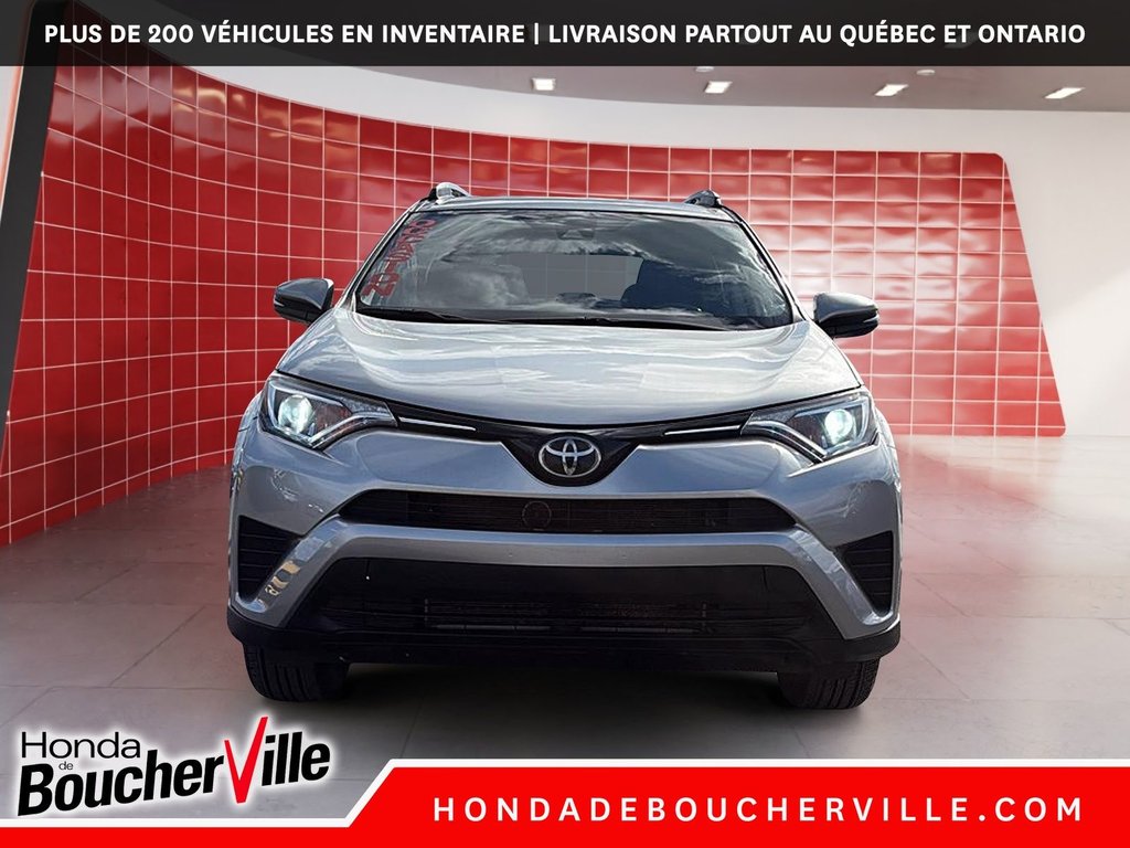 2018 Toyota RAV4 LE in Terrebonne, Quebec - 13 - w1024h768px