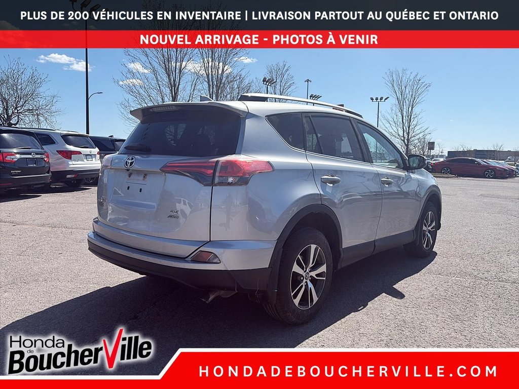2018 Toyota RAV4 LE in Terrebonne, Quebec - 9 - w1024h768px