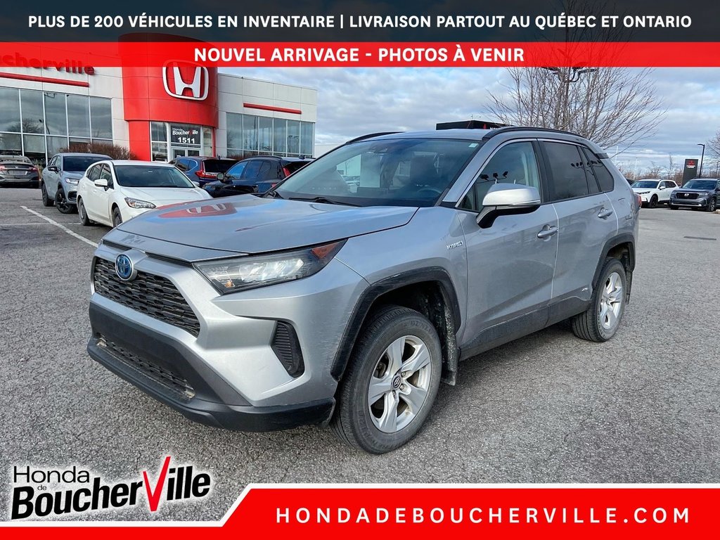 2019 Toyota RAV4 Hybrid LE in Terrebonne, Quebec - 5 - w1024h768px