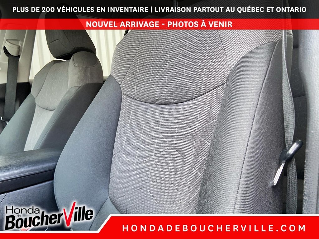 2019 Toyota RAV4 Hybrid LE in Terrebonne, Quebec - 27 - w1024h768px