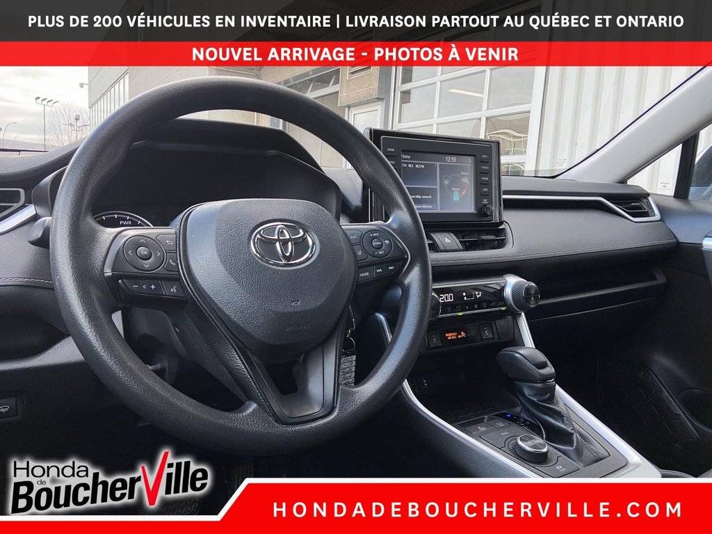 2019 Toyota RAV4 Hybrid LE in Terrebonne, Quebec - 17 - w1024h768px