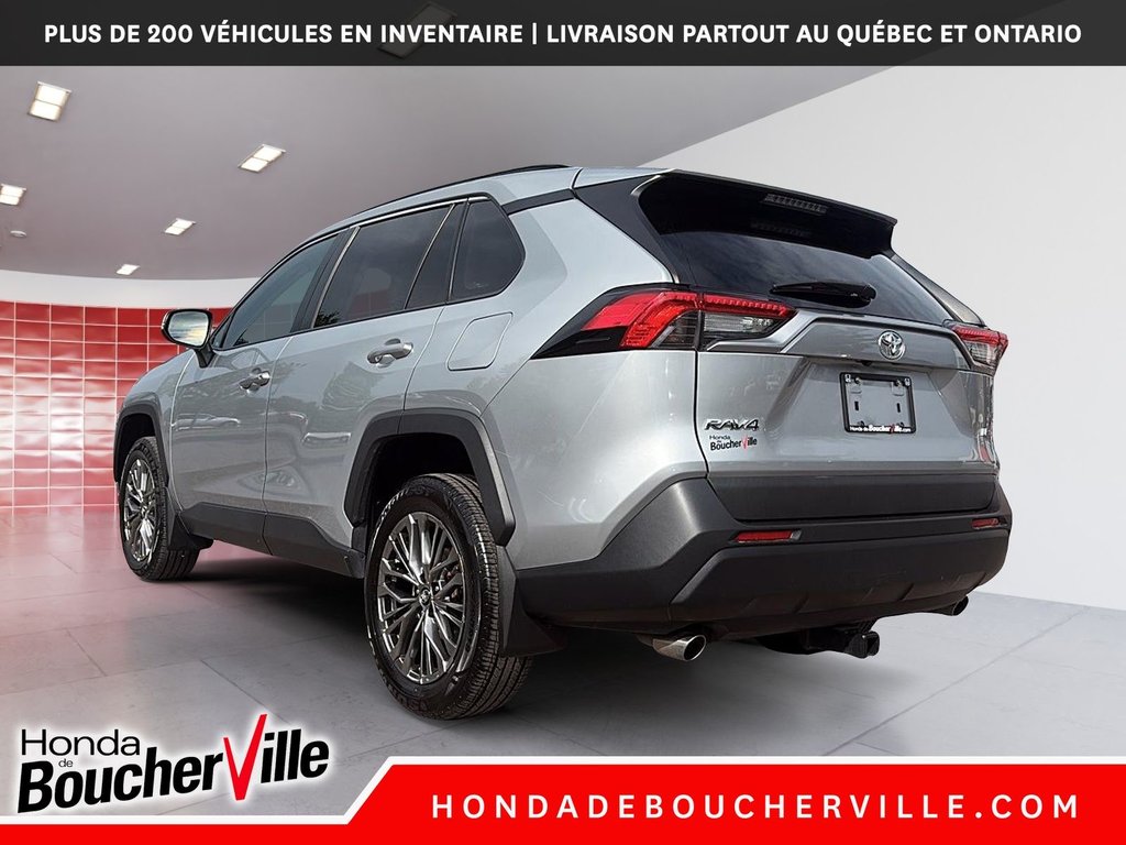 2020 Toyota RAV4 LE in Terrebonne, Quebec - 5 - w1024h768px