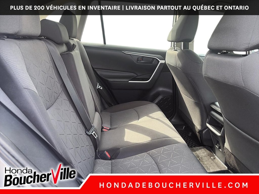 2020 Toyota RAV4 LE in Terrebonne, Quebec - 17 - w1024h768px