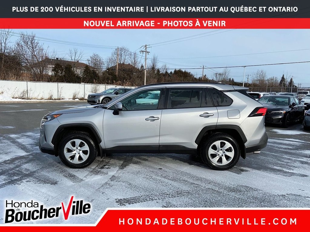 2021 Toyota RAV4 LE in Terrebonne, Quebec - 11 - w1024h768px