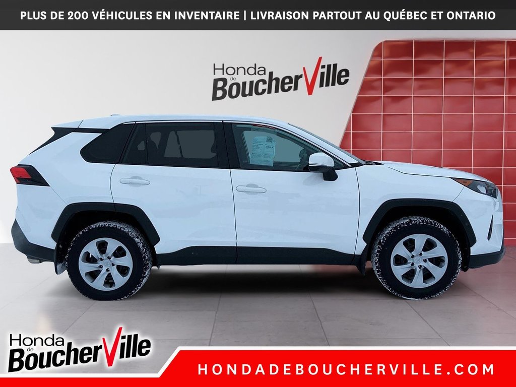 2022 Toyota RAV4 LE in Terrebonne, Quebec - 7 - w1024h768px