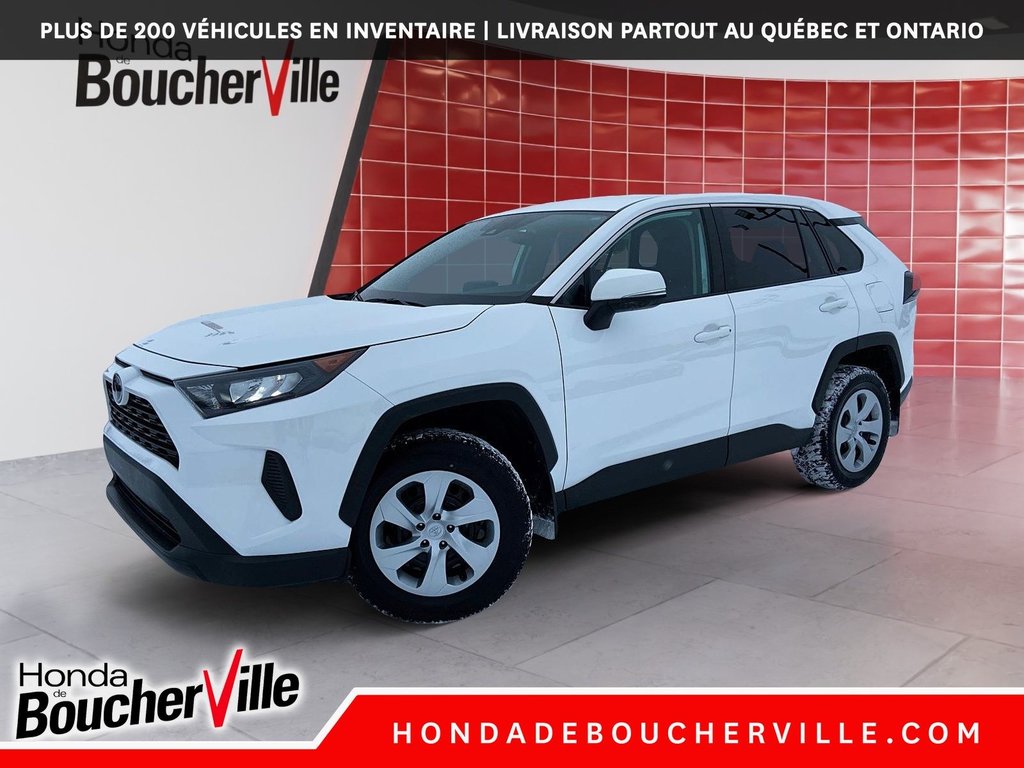 2022 Toyota RAV4 LE in Terrebonne, Quebec - 1 - w1024h768px