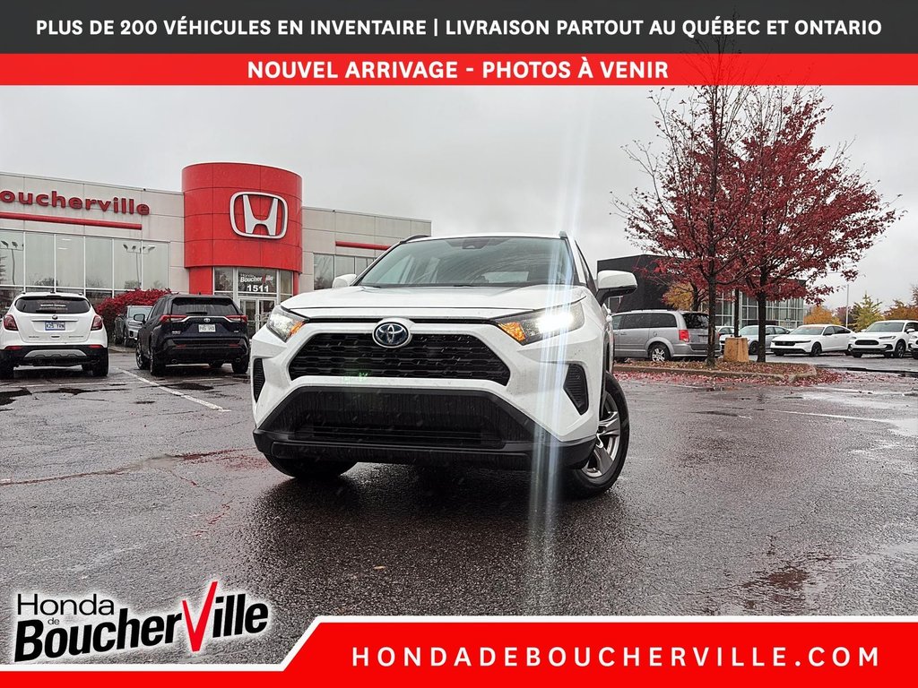 Toyota RAV4 Hybrid LE 2022 à Terrebonne, Québec - 2 - w1024h768px