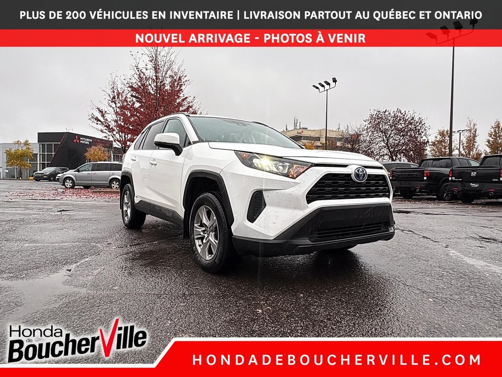 Toyota RAV4 Hybrid LE 2022 à Terrebonne, Québec - 11 - w1024h768px