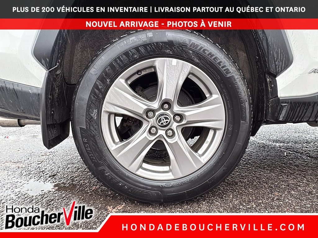 Toyota RAV4 Hybrid LE 2022 à Terrebonne, Québec - 15 - w1024h768px