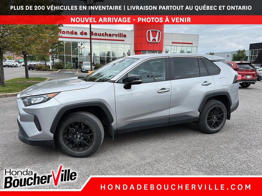 2024 Toyota RAV4 LE in Terrebonne, Quebec - 5 - w1024h768px