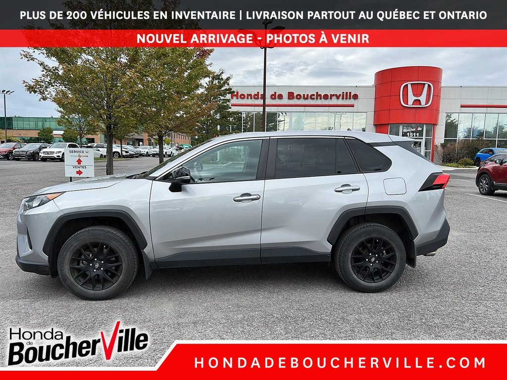 2024 Toyota RAV4 LE in Terrebonne, Quebec - 7 - w1024h768px