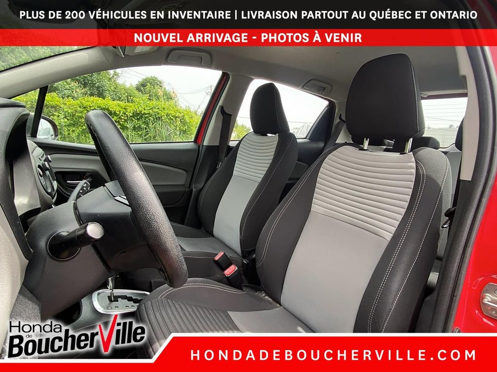 2018 Toyota Yaris Hatchback LE in Terrebonne, Quebec - 17 - w1024h768px