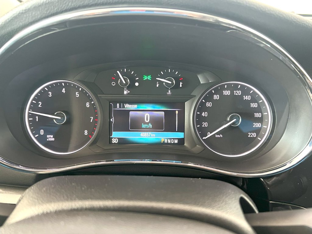 2017 Buick ENCORE SPORT TOURING in Montmagny, Quebec - 11 - w1024h768px