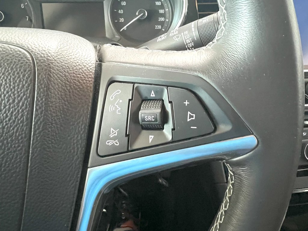 2017 Buick ENCORE SPORT TOURING in Montmagny, Quebec - 10 - w1024h768px