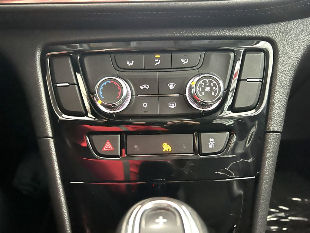 2019 Buick ENCORE SPORT TOURING in Montmagny, Quebec - 15 - w1024h768px