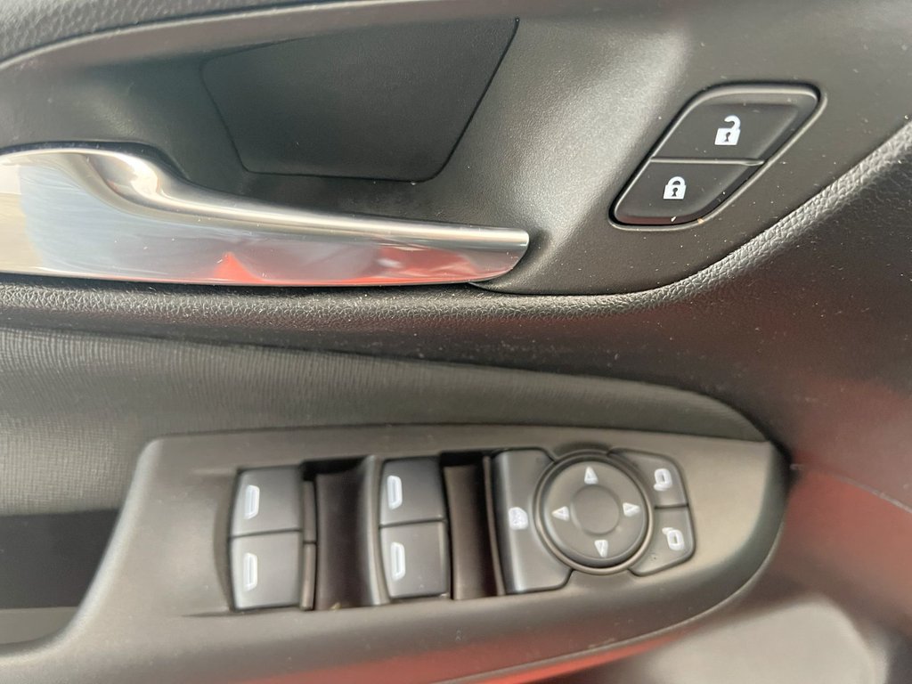 Buick ENVISTA PREFERRED TRACTION AVANT! 2025 à Montmagny, Québec - 8 - w1024h768px