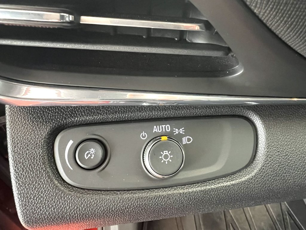 Buick ENVISTA PREFERRED TRACTION AVANT! 2025 à Montmagny, Québec - 9 - w1024h768px