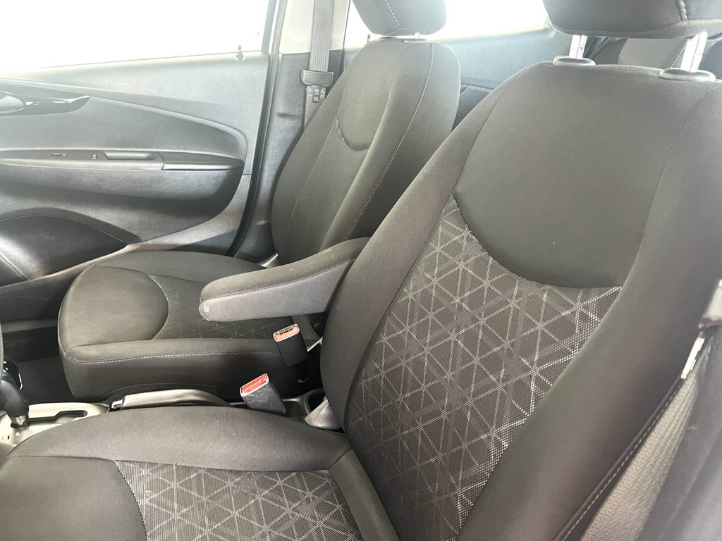 2020 Chevrolet SPARK 1LT in Montmagny, Quebec - 17 - w1024h768px