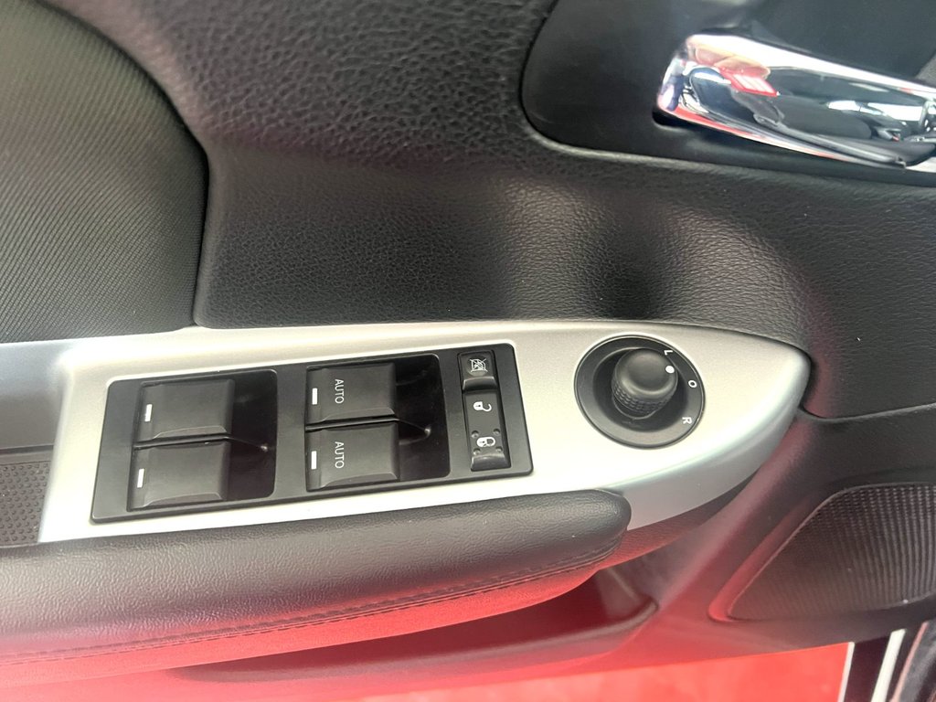 Chrysler 200 TOURING  2012 à Montmagny, Québec - 9 - w1024h768px