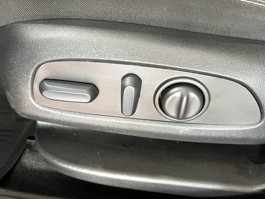 GMC ACADIA SLE 3.6 LITRES 7 PASSAGERS 2023 à Montmagny, Québec - 10 - w1024h768px