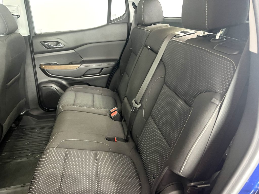GMC ACADIA SLE 3.6 LITRES 7 PASSAGERS 2023 à Montmagny, Québec - 21 - w1024h768px