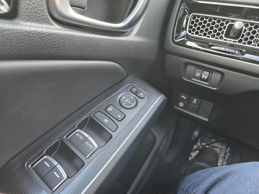 2024 Honda Civic Hatchback in Montmagny, Quebec - 3 - w1024h768px