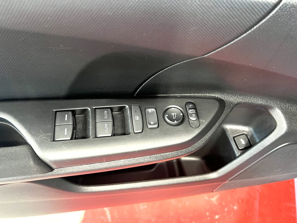 Honda CIVIC LX  2021 à Montmagny, Québec - 8 - w1024h768px