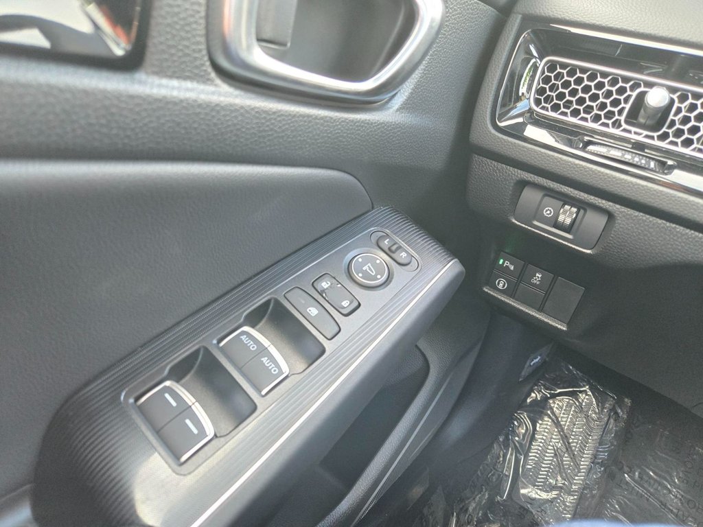 2024 Honda Civic Sedan Touring in Montmagny, Quebec - 8 - w1024h768px