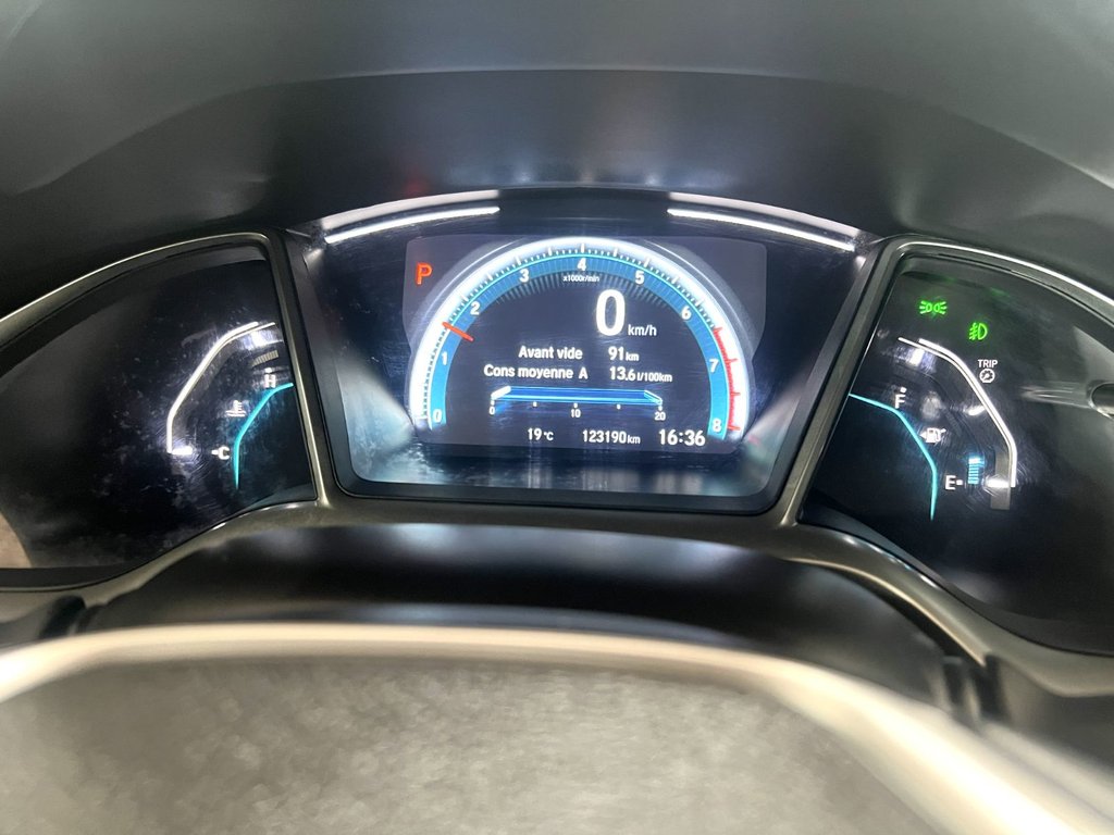 Honda CIVIC TOURING CUIR + NAVIGATION!! 2019 à Montmagny, Québec - 10 - w1024h768px