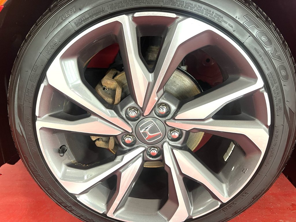 Honda CIVIC TOURING CUIR + NAVIGATION!! 2019 à Montmagny, Québec - 2 - w1024h768px