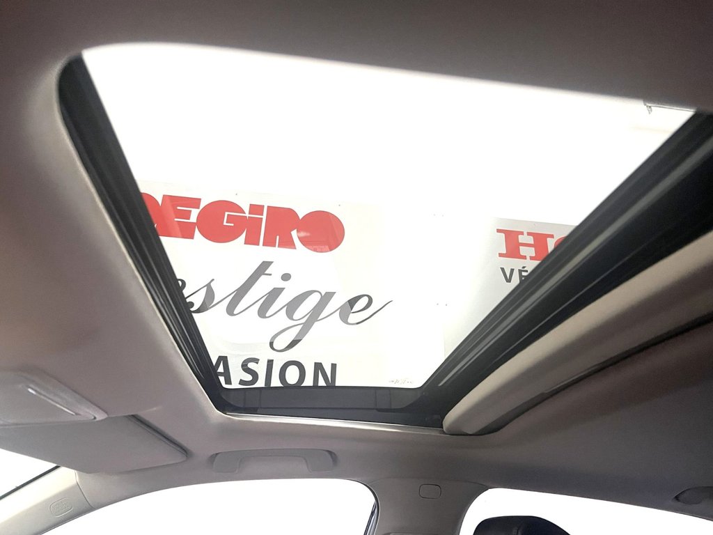 Honda CIVIC TOURING  2022 à Montmagny, Québec - 17 - w1024h768px